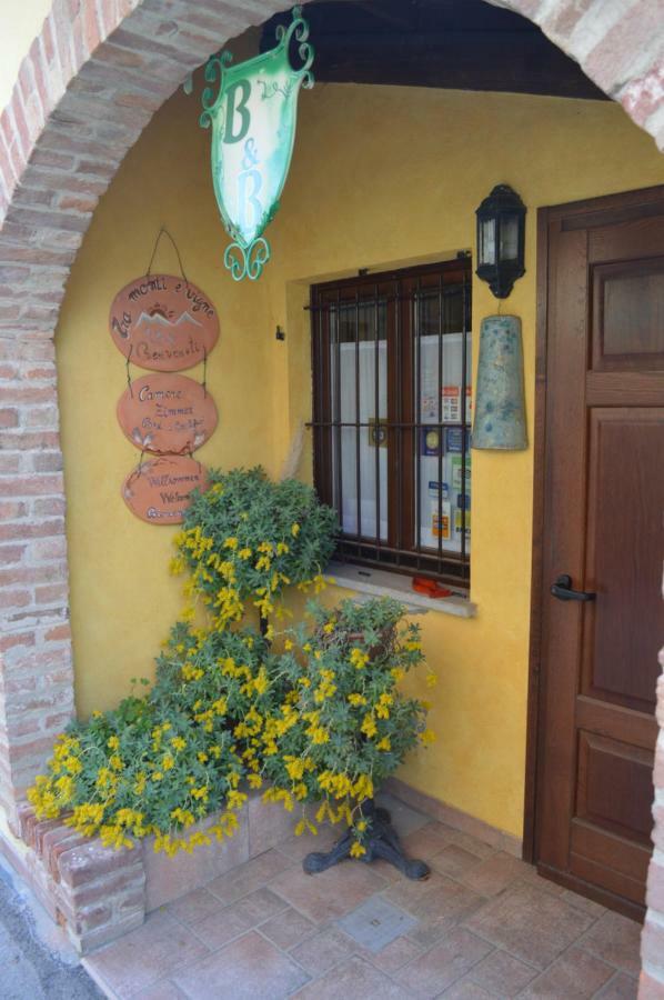 Tra... Monti E Vigne Bed and Breakfast La Morra Exterior foto